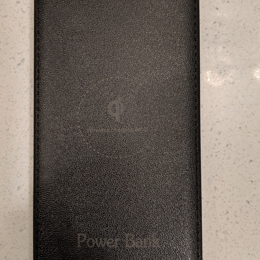 Wireless power bank